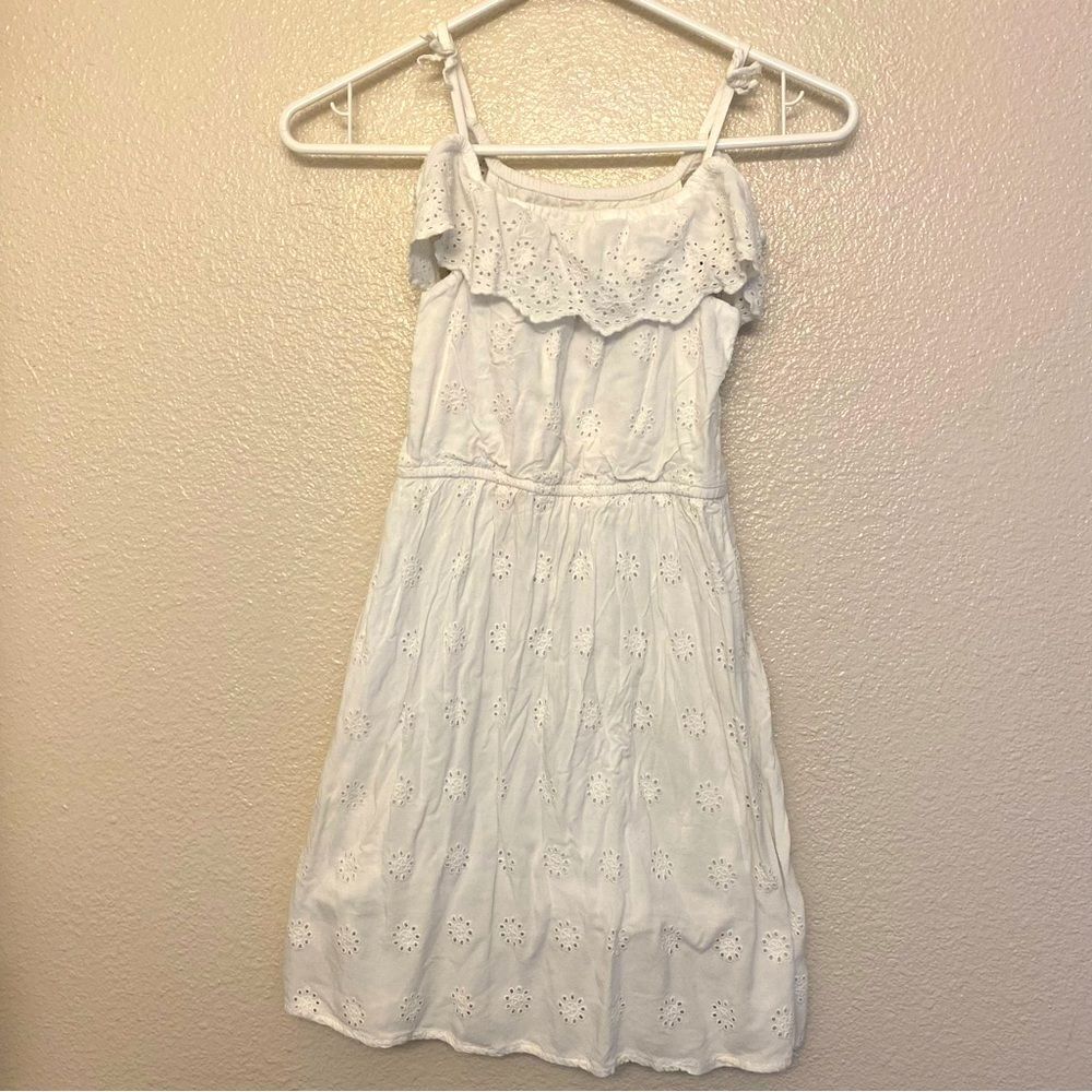 H&M ruffle off shoulder lace eyelet white maxi Sundress girls 5/6 (runs large)